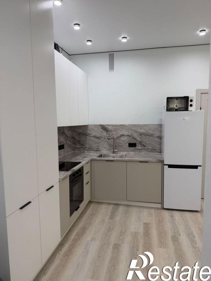 1-комн квартира Семенчикова ул, 4