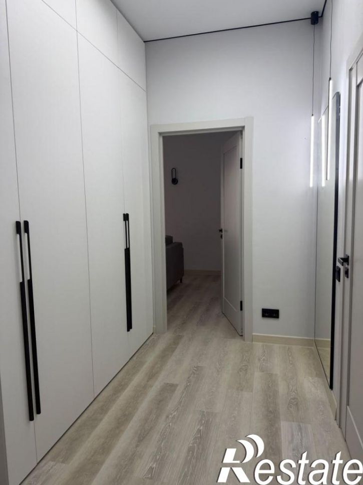 1-комн квартира Семенчикова ул, 4