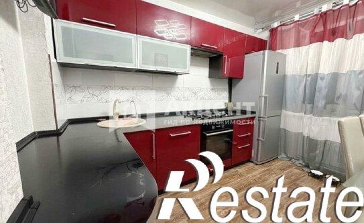 3-комн квартира улица Кудряшова, 102,  д. 102