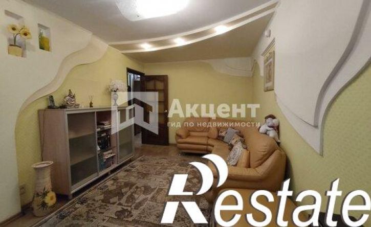 3-комн квартира улица Поэта Майорова, 21,  д. 21