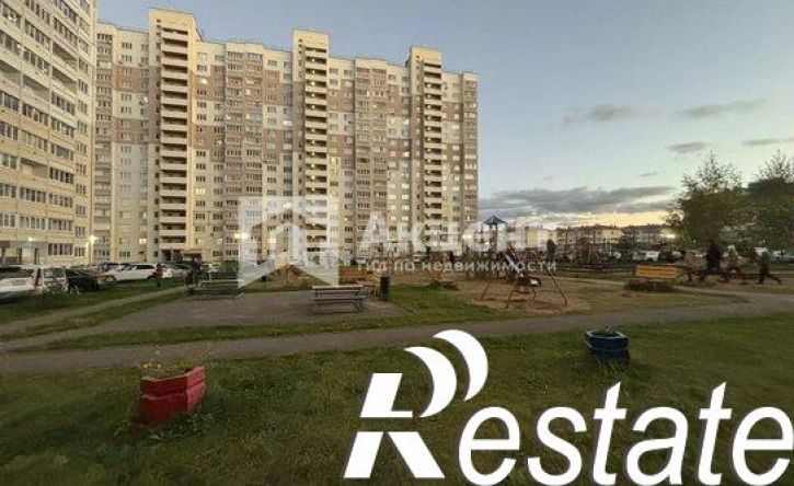 3-комн квартира микрорайон Рождественский, 8