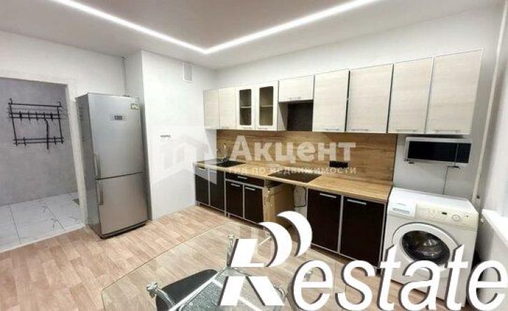 3-комн квартира микрорайон Рождественский, 8