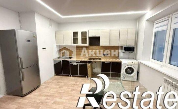 3-комн квартира микрорайон Рождественский, 8
