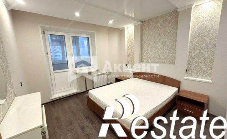 3-комн квартира микрорайон Рождественский, 8
