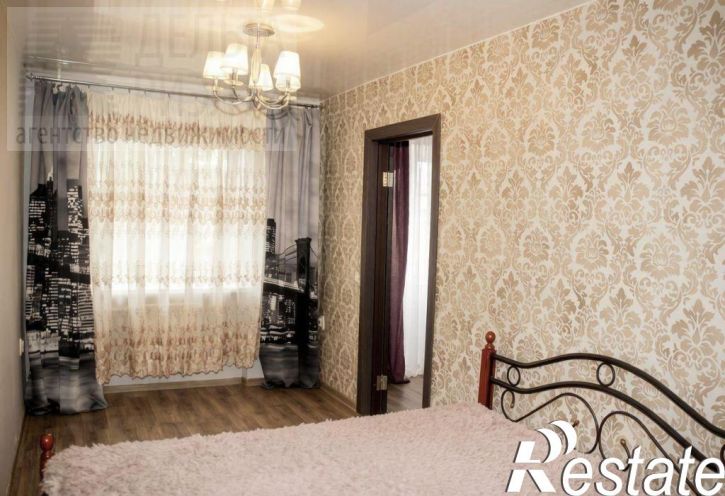 2-комн квартира 9 Января ул, 4