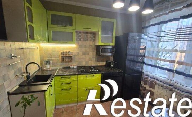 3-комн квартира улица 10 Августа, 56,  д. 56