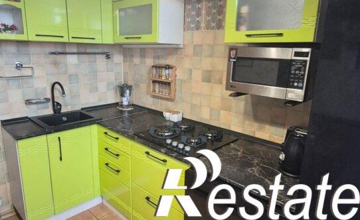 3-комн квартира улица 10 Августа, 56,  д. 56