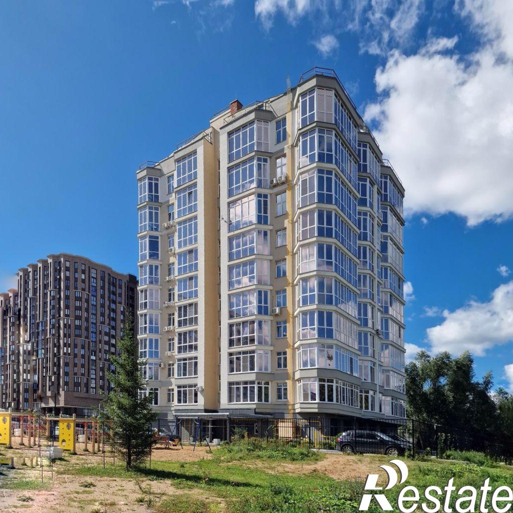 Купить квартиру за 18 000 000 рублей на Наумова ул, 3а