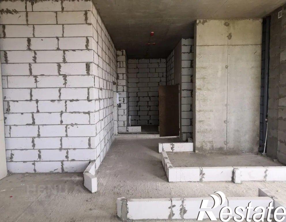 Купить квартиру за 18 000 000 рублей на Наумова ул, 3а