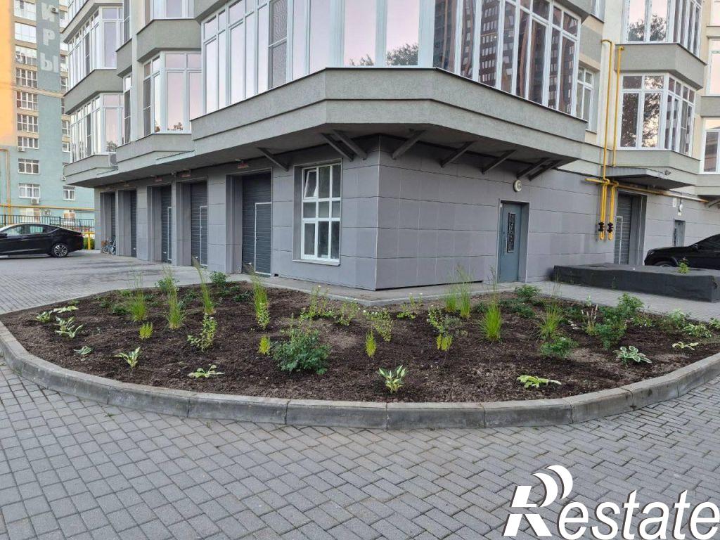 Купить квартиру за 18 000 000 рублей на Наумова ул, 3а