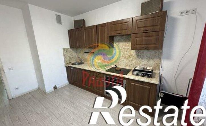 3-комн квартира улица Парижской Коммуны, 41,  д. 41