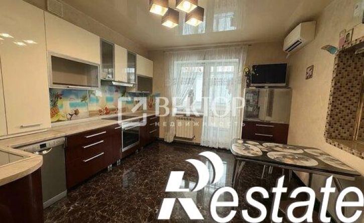 3-комн квартира улица Сакко, 37Б,  д. 37Б