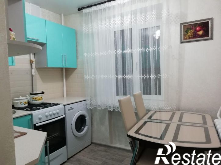 2-комн квартира Парижской Коммуны ул, 13