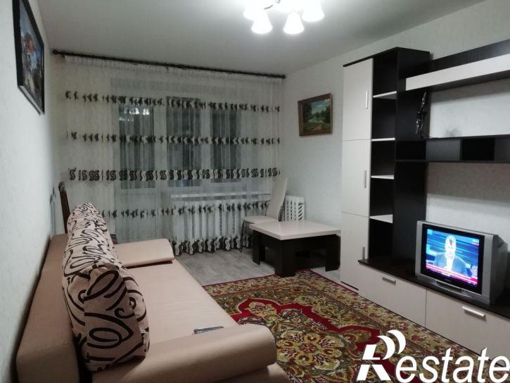 2-комн квартира Парижской Коммуны ул, 13