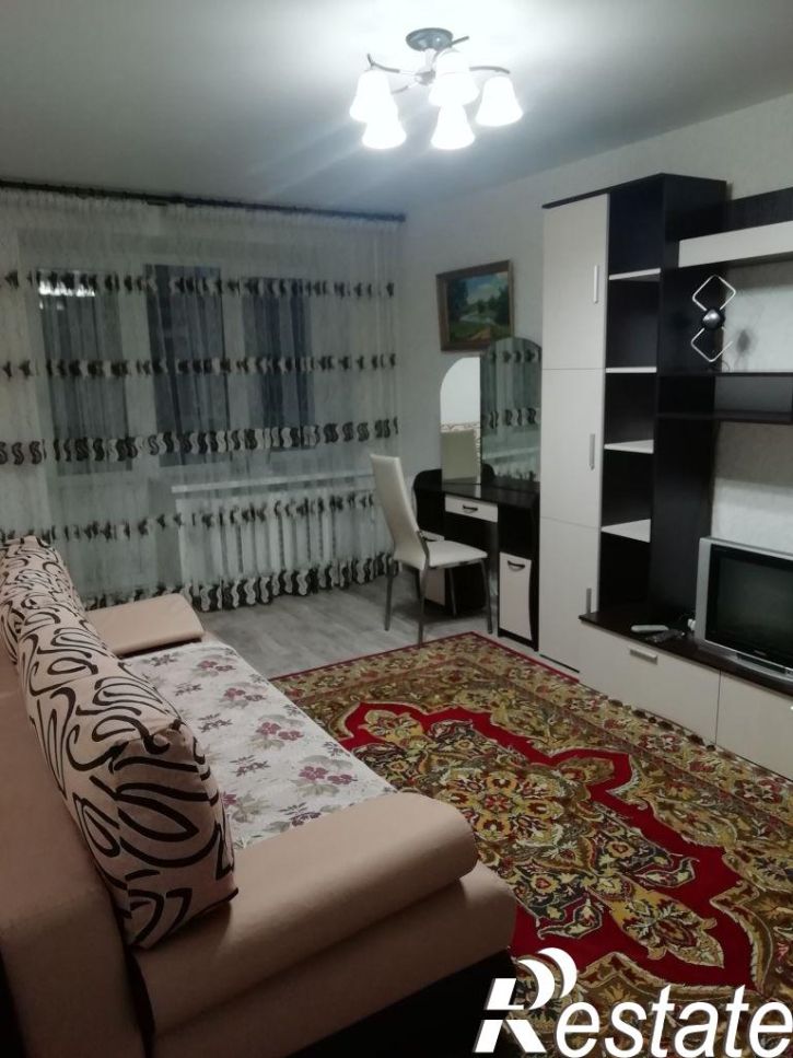 2-комн квартира Парижской Коммуны ул, 13